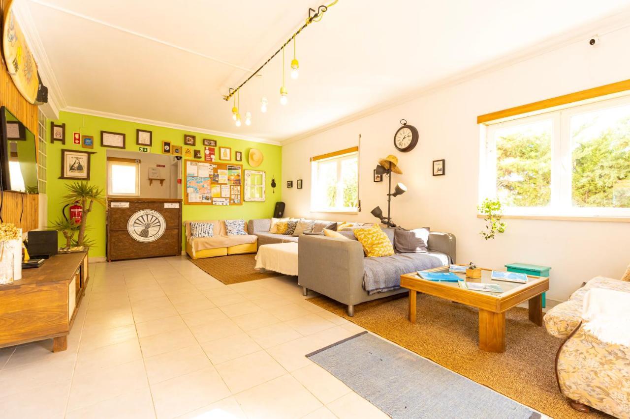아토우기아다발레이아 Pineapple Surf House 호스텔 외부 사진